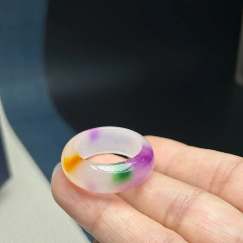 

Новый натуральный нефрит из высокого ледяного кварцита - красочное кольцо