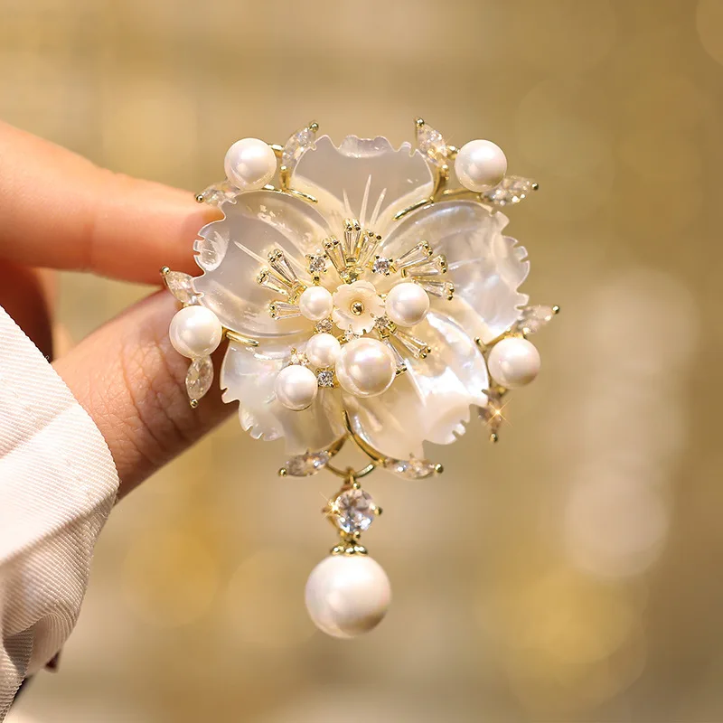 Luxury High-end Shell Flower Brooches for Women Wedding Office Brooch Pins New Year Jewelry Gifts