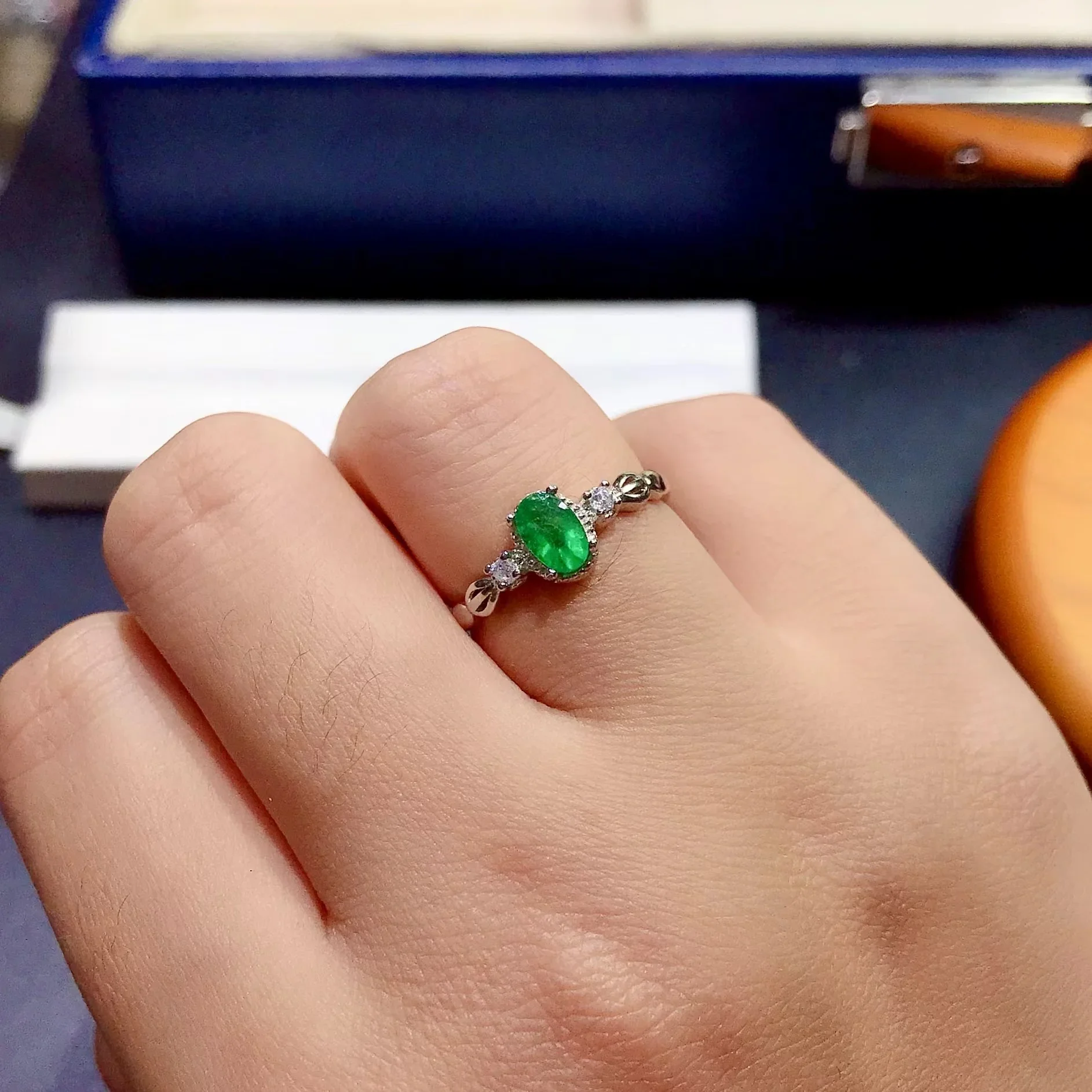 100% Natural Emerald  New Fashion Silver Gemstone Ring 4mm*6mm Silver Ring 925 Silver Emerald Ring for Engagement