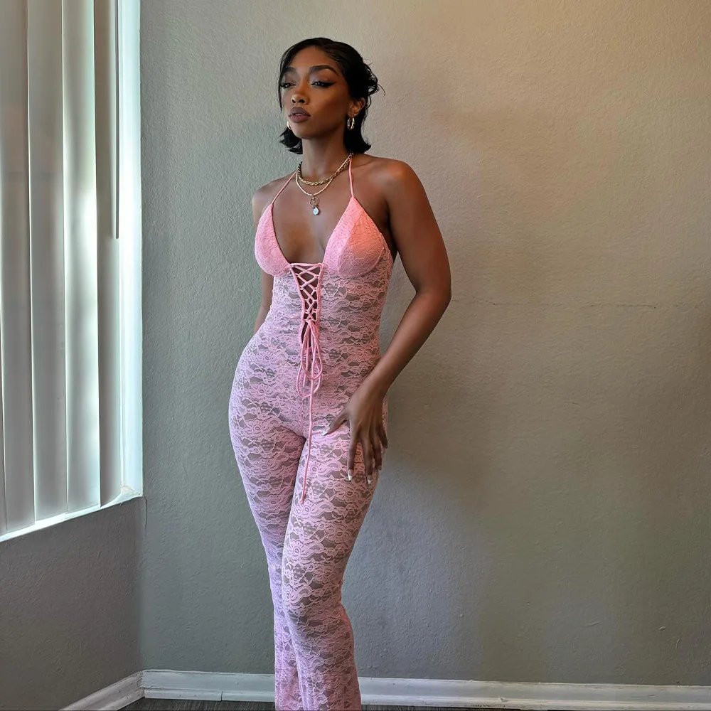 จั๊มสูทแฟชั่นฤดูใบไม้ผลิแบบใหม่ เซ็กซี่ โชว์หลัง ผ้าลูกไม้โปร่ง สายคล้องคอ ทรงเข้ารูป สำหรับผู้หญิง ฤดูร้อน