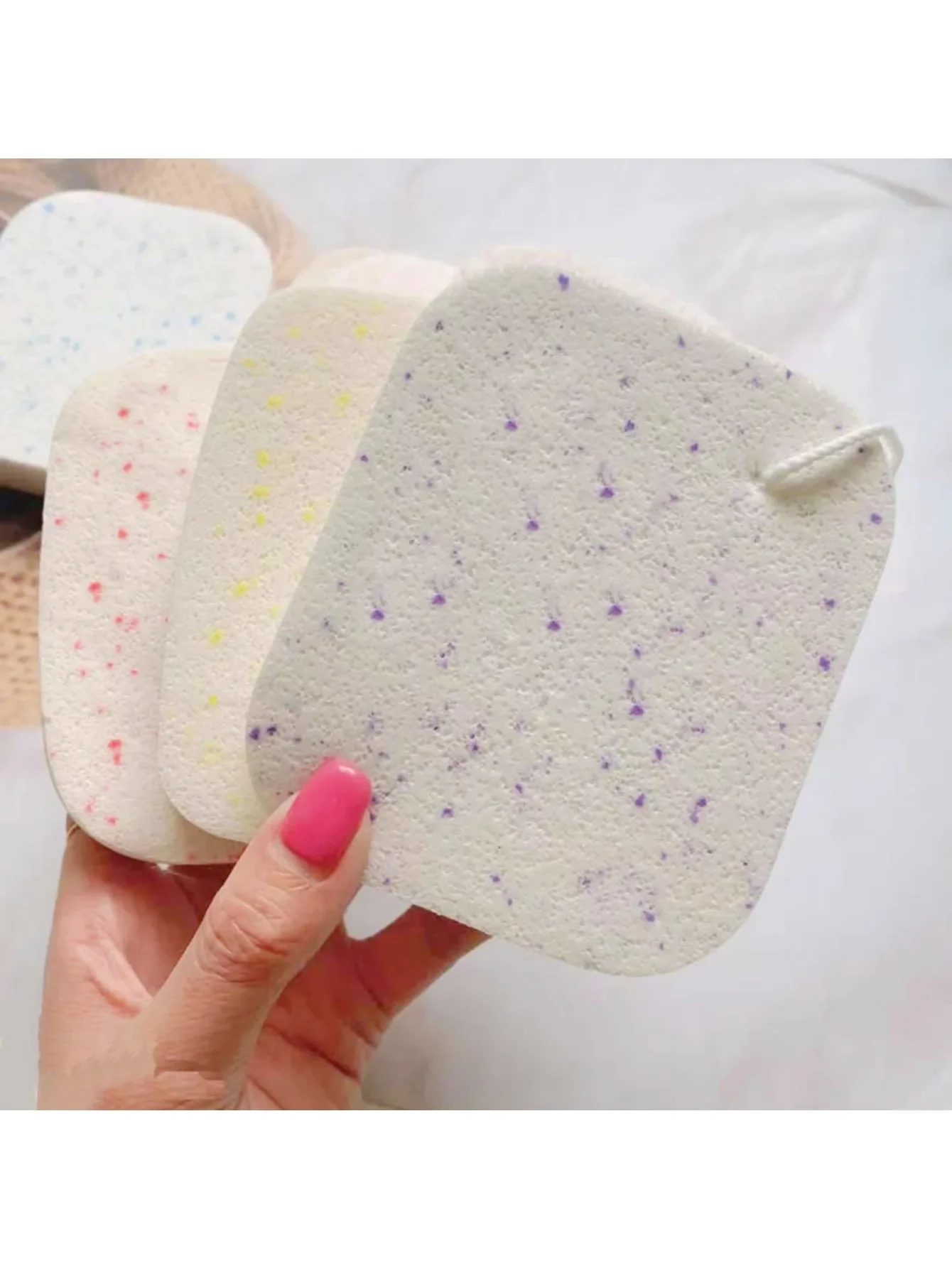 3PC-Chenyihe es un limpiador facial que aumenta la cantidad y espesura del producto, y está diseñado para la limpieza de maquillaje y para salones de belleza.