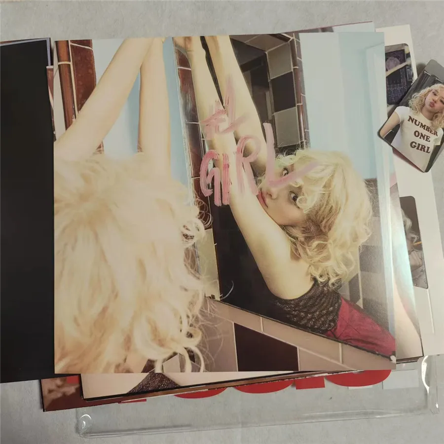 Rosie Number One Girl  SignedAl bum CD PHOTOBOOK  CARD K-POP