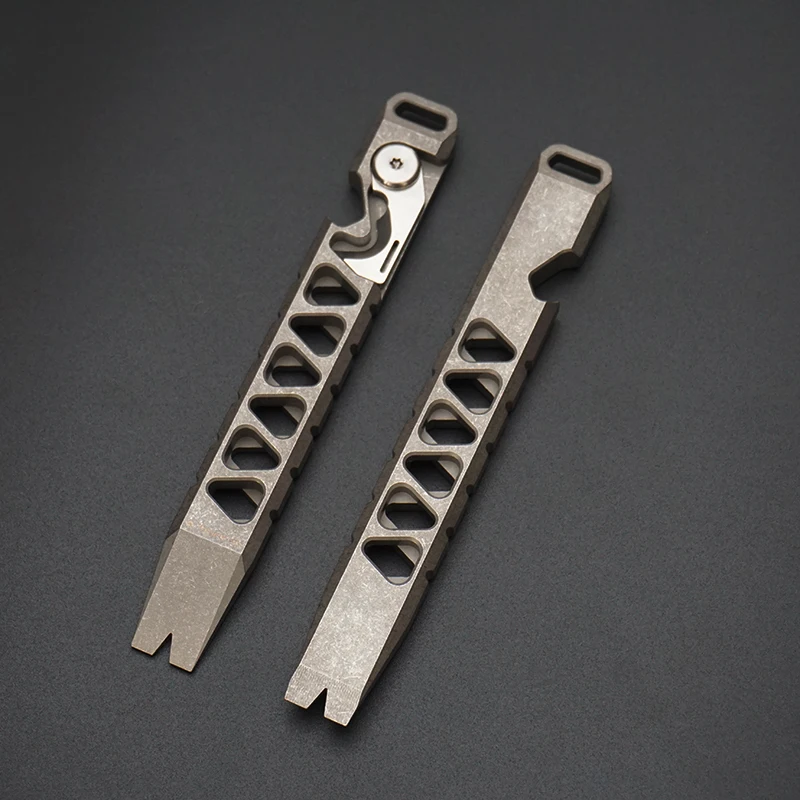 Titanium alloy multifunctional crowbar with bottle opener, rope cutter, suitable for EDC outdoor camping and mountaineering