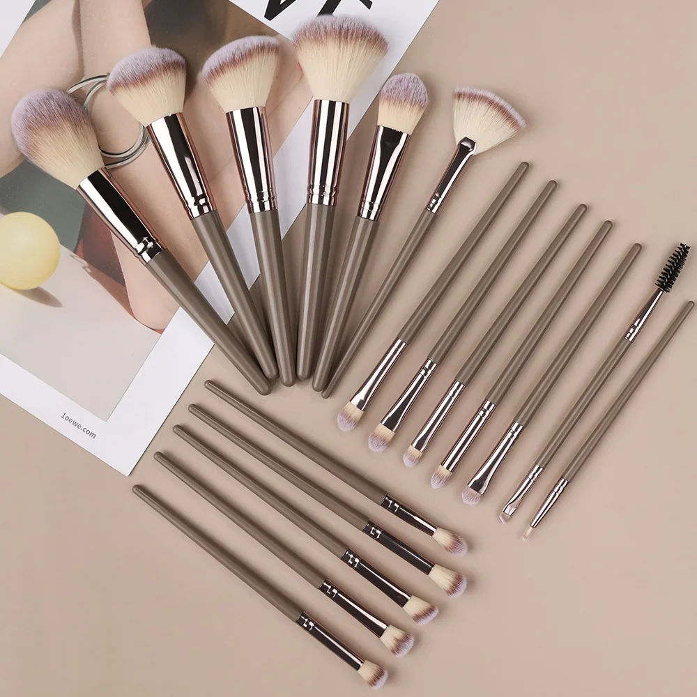 3-20PCS Make-Up Kwasten Set Foundation Markeerstift Oogschaduw Blush Concealers Borstel Vrouwelijke Beauty Tools Schoonheid Sponzen Duim Bladerdeeg