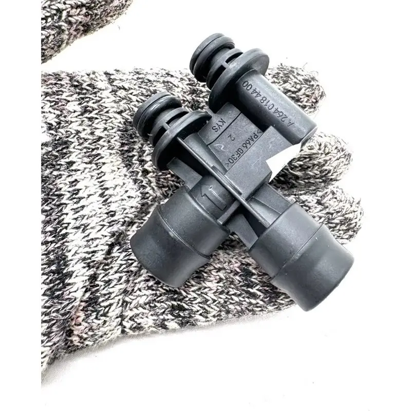 A2640184400 Car Air Filter Housing Joint 4-Way For Mercedes