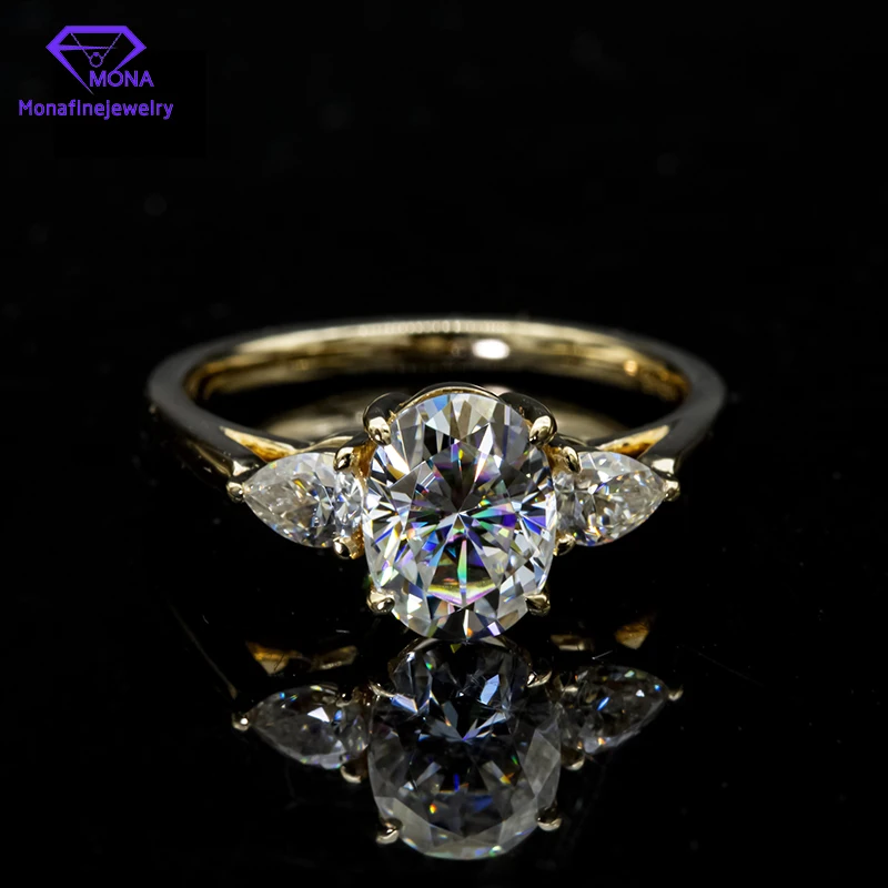 

Monafinejewelry Custom luxurious 18K Gold Three Stones 9X7mm Oval And Pear Shape VVS DEF Color Moissanite diamond Wedding Ring