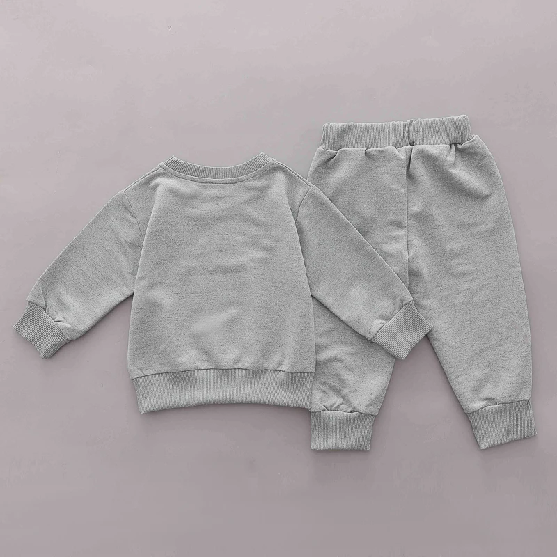 2-teiliges Kleinkind-Outfit-Set mit Langarm-Oberteil und Herzförmigem Schriftzug, Rundhals-Design, Bequemes Zweiteiler-Geschenkset für die Kleinsten – Detail 2