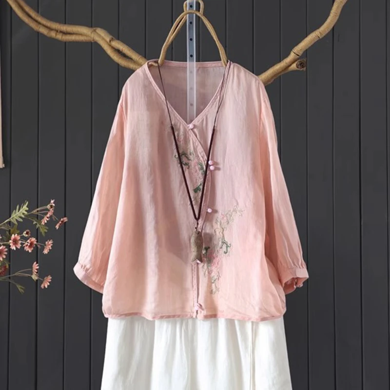 

Chinese Style Women Casual Linen Shirt New 2025 Summer Vintage Style V-neck Floral Embroidery Loose Female Tops Shirts M1829