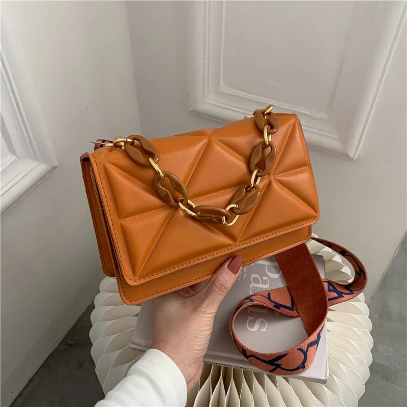 

2025 New Casual Handbag Fashionable Retro Personalized Wide Shoulder Strap Shoulder Bag Stylish Thick Chain Small Bag