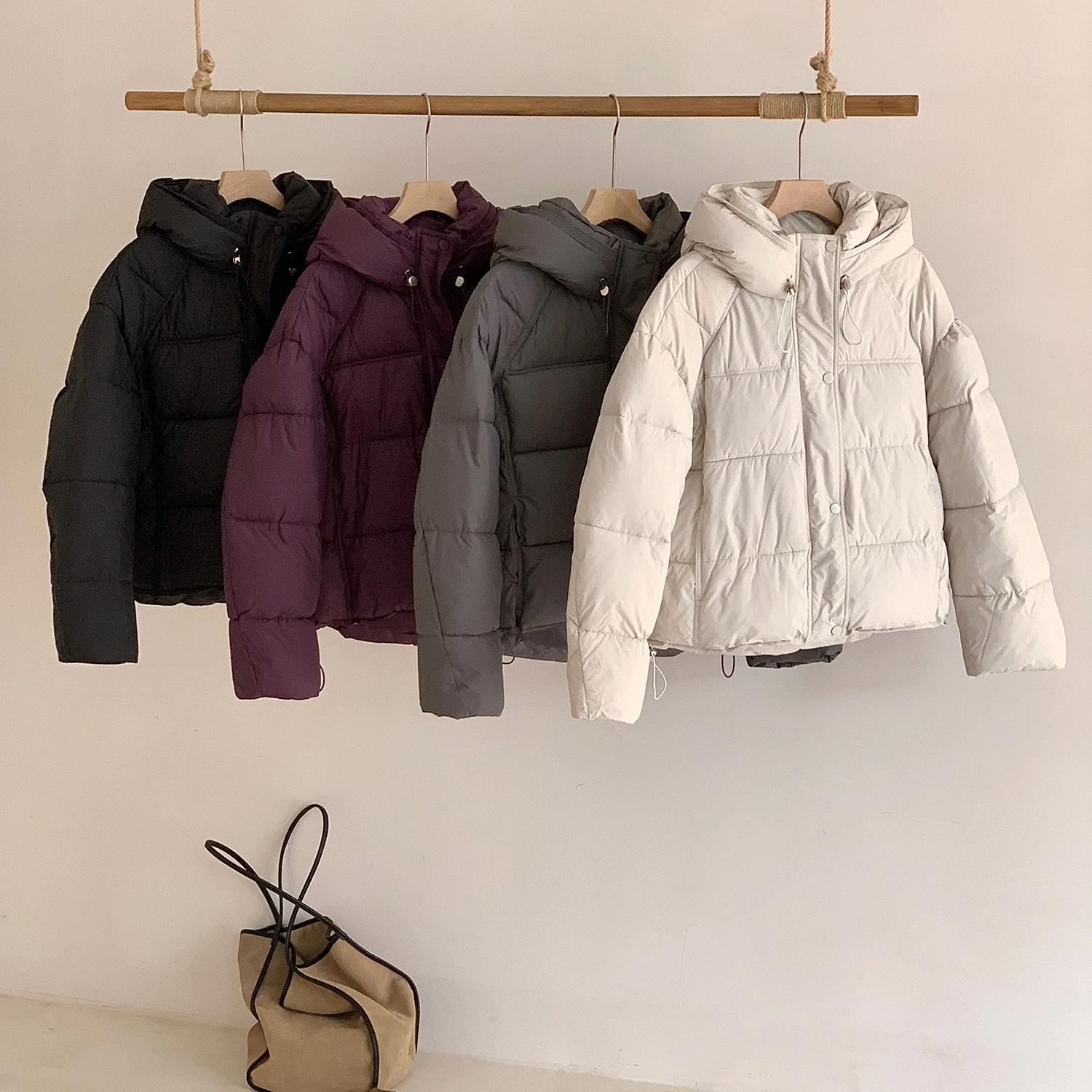 سترة شتوية جديدة ناعمة دافئة من القطن لشتاء 2025 معطف نسائي فضفاض متعدد الاستخدامات من القطن سترات عصرية غير رسمية من القطن #1