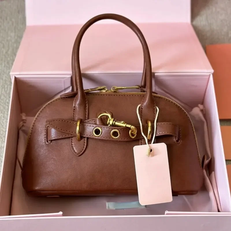 Shoulder Bags Designer shoulder Aveture Napa leather Shell tote strap Luxury Womens Men handbag handle pochette purses crossbody