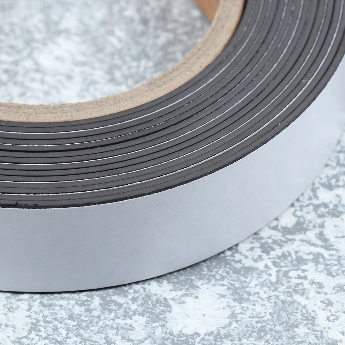 

5M Adhesive Magnetic Strip Tape For Photos Diy Decor 25X1.5Mm Black Easy Apply Organize Stamp Dies Locker Decorations
