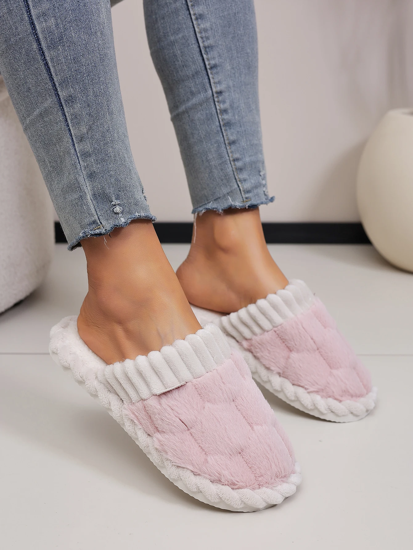

Women's Autumn and Winter Home Slippers, Non-Slip Soft-Soled Indoor Comfortable Slippers for Men and Women, Couple Style Slippers