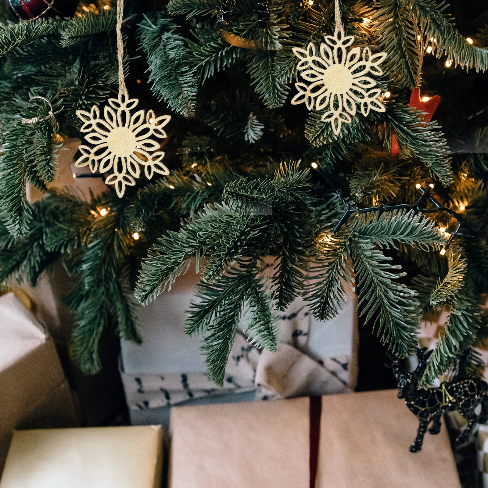 

24Pcs DIY Blank Wooden Snowflake Ornament Christmas Hanging Decor Xmas Tree Party Favors Decoration Christmas Snowflake Ornament