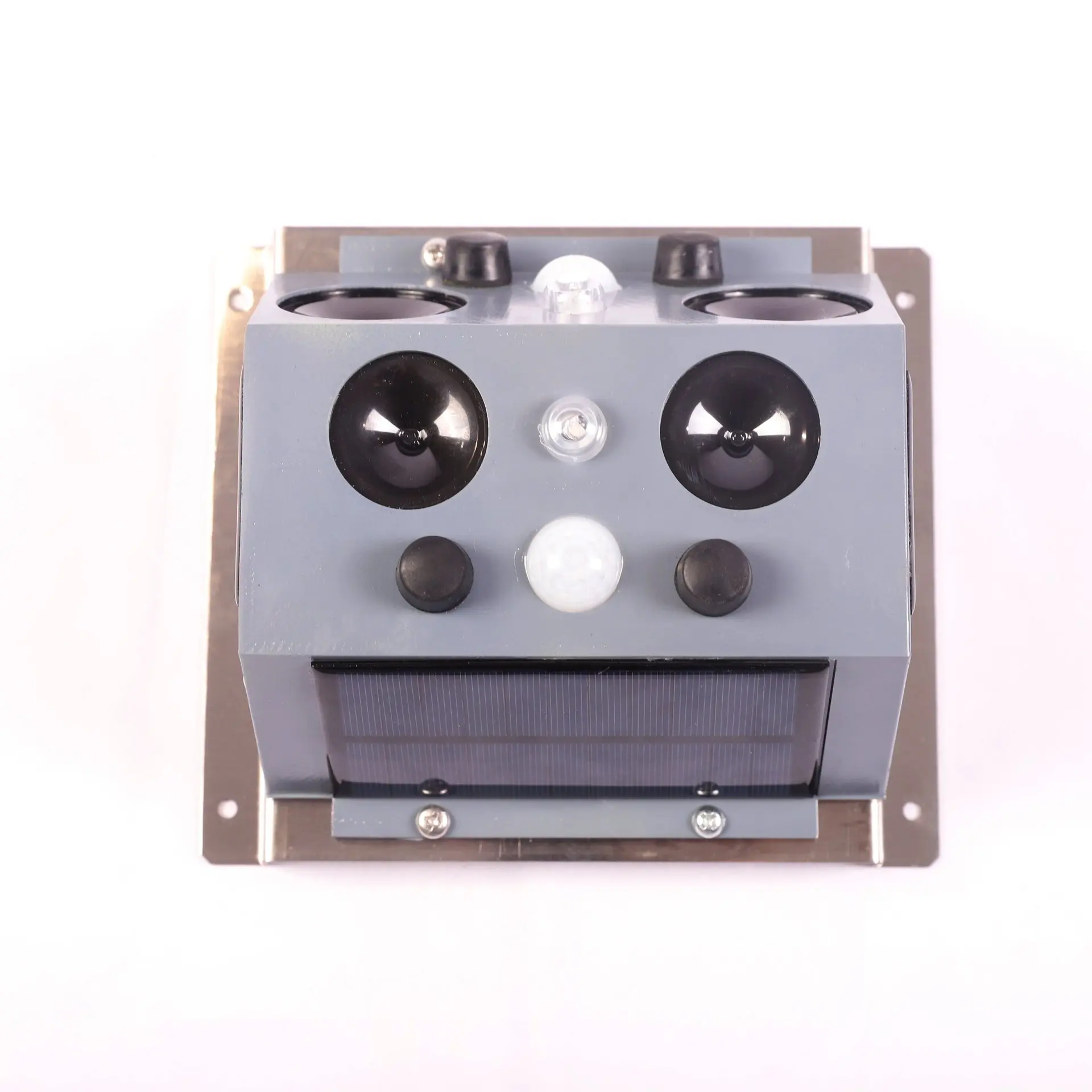 

2025 New Solar Ultrasonic Laser Substation Small Animal Drive Wall-mounted Infrared Sensor