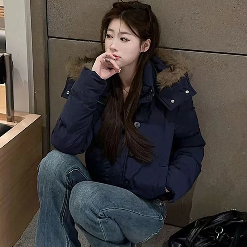 Рисунок 4 - Корейские парки с меховым воротником и капюшоном