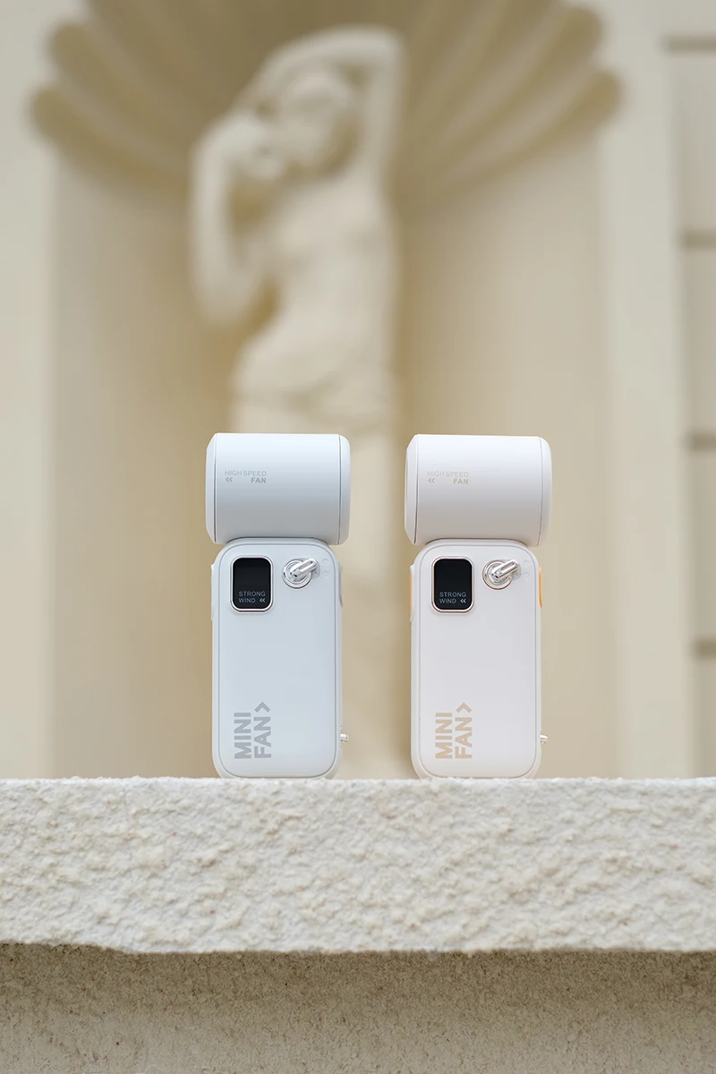 Tampilan Digital Kipas Kecepatan Tinggi Genggam 100 Kecepatan Kipas Lipat Portabel Pengisi Daya USB Kipas Mini Desktop