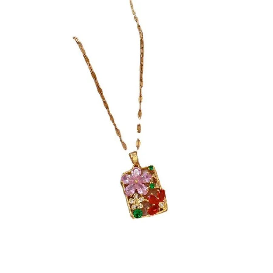 

Luxurious Full Diamond Flower Microinlaid Real Gold Necklace