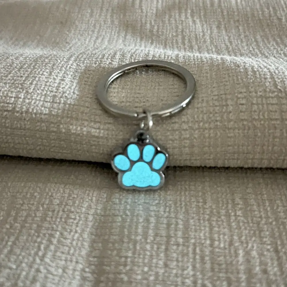 

Friends Children Glow in Dark Luminous Paw Keychain Animal Footprints Bag Ornament Cat Paw Keyring Cartoon Alloy Jewelry Gifts
