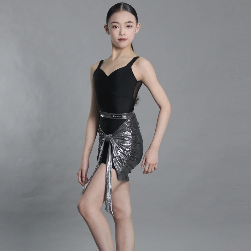 Letnia odzież do tańca latynoamerykańskiego dla dziewcząt Kostium do tańca latynoamerykańskiego Czarny top do tańca latynoamerykańskiego Laserowa spódnica Sukienki do tańca dla dzieci XS9561