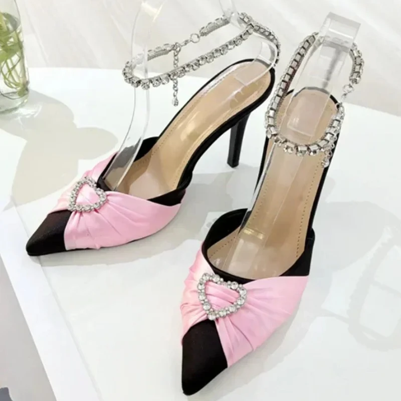 

Брендовые туфли-лодочки с блестящими стразами и сердечками, женские пикантные босоножки на высоком каблуке с острым носком и ремешком на щиколотке, элегантные атласные босоножки Zapatos De Mujer