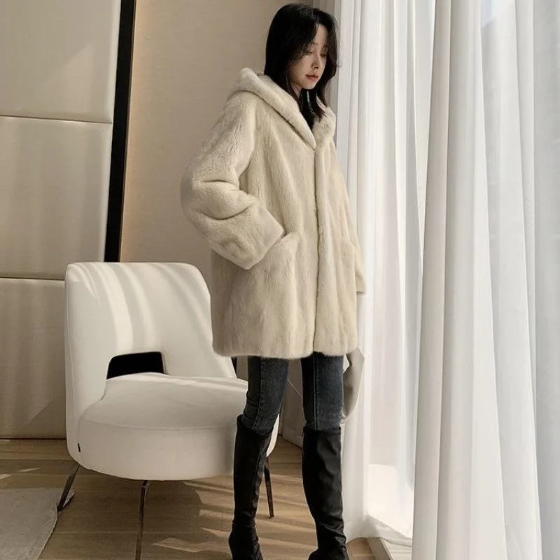 2025 Winter New Loose Velvet Mink Coat Women\'s Age Reduction Whole Mink Hooded Imitation Fur Coat Women\'s Medium Long Fashion