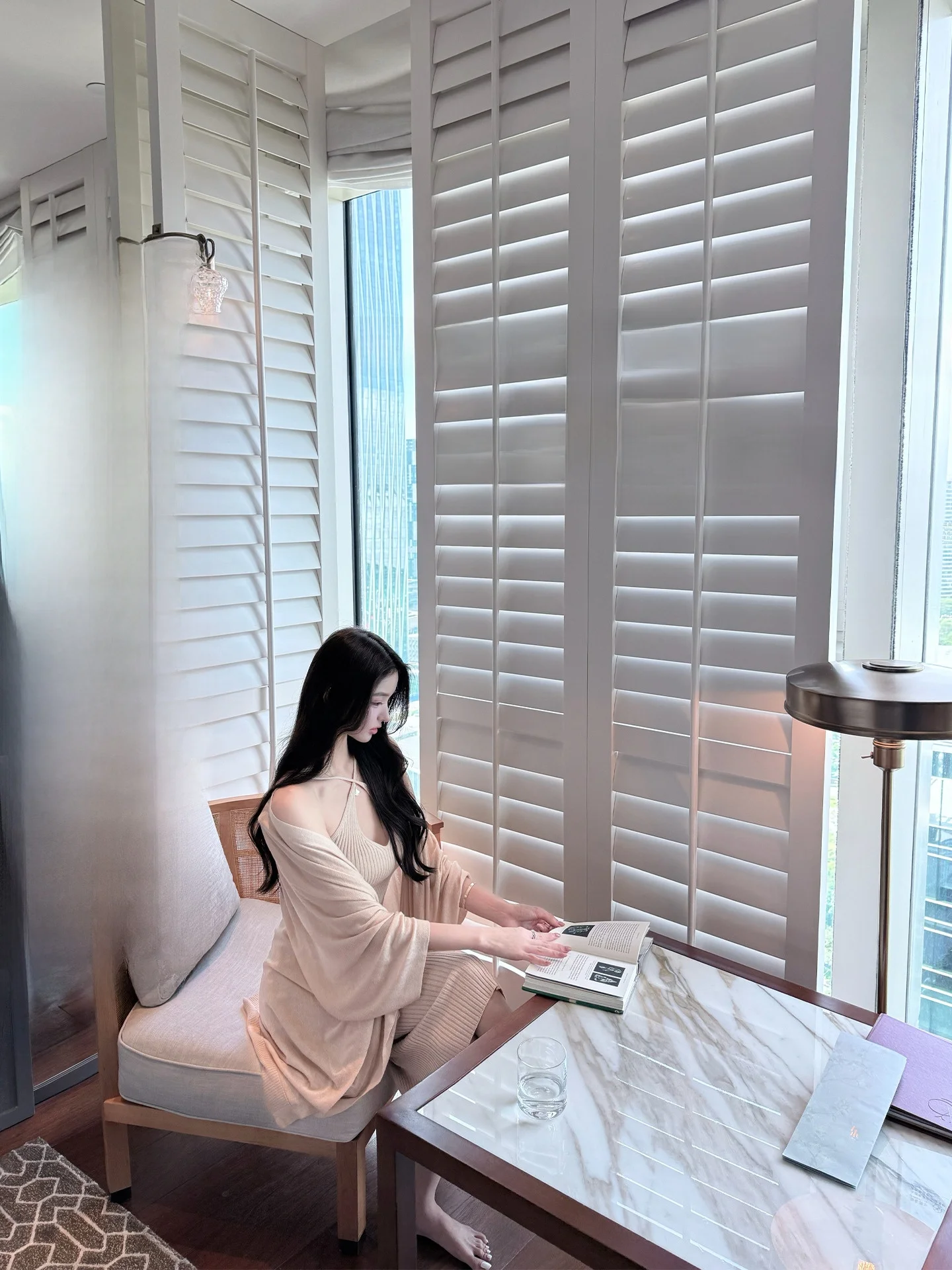 

Корейский вязаный кардиган-накидка Rainy Jiang однотонного цвета для женщин, весенний, универсальный, солнцезащитный, открытый, сексуальный, с поясом, шерстяной.