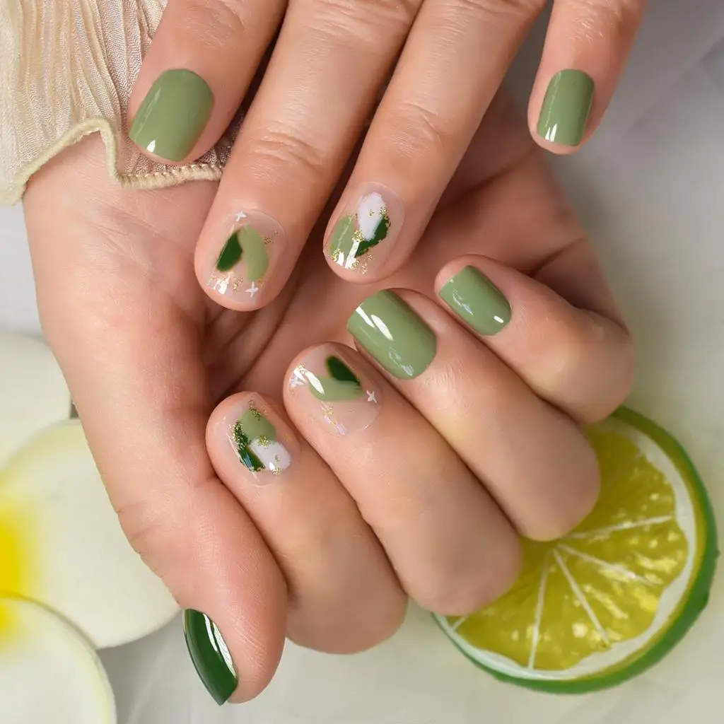 24pcs Glossy Summer Solid Green Press On False Nails Short Squoval Acrylic Clear Pre-design Nail Art Tips Fake Fingernails