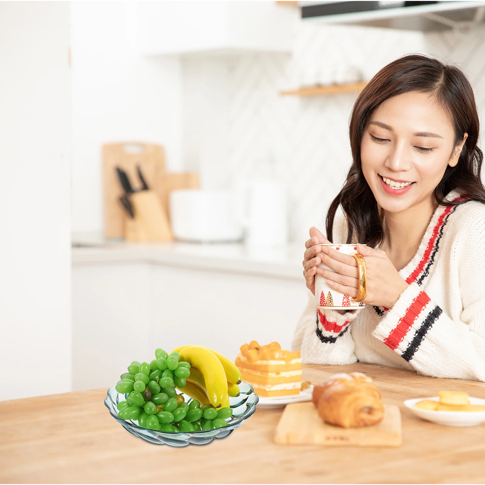 

Elegant Snack Serving Tray Fruit Plate Dessert Bowl Candy Storage Holder Appetizer Plate Dry Fruits Decorative Bowl Material