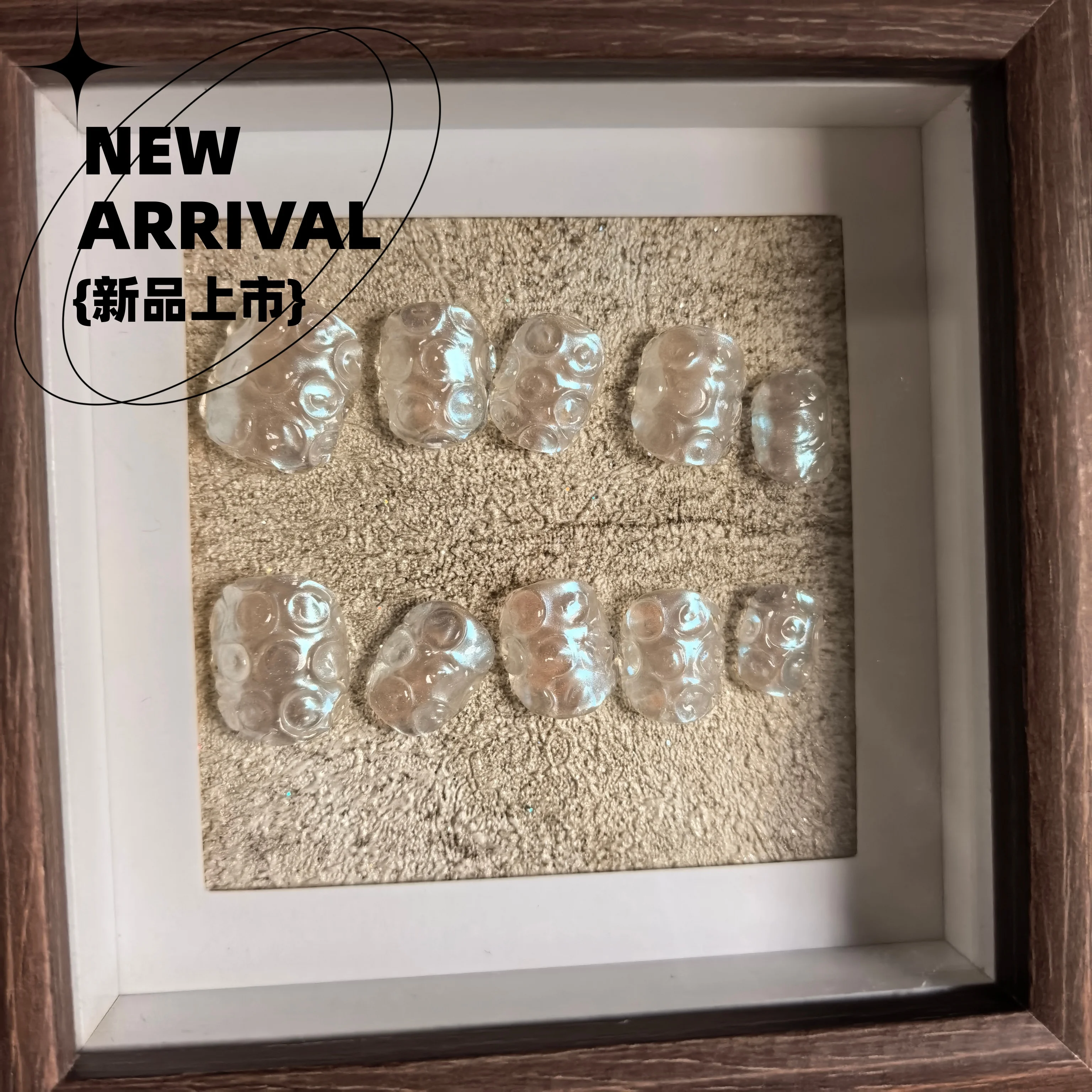 新しいスタイルの白いバブルフェイクネイル、輝くガラスのような短いスクエアネイル、日常着、パーティー、ショッピングに適しています、取り外し可能で着用可能