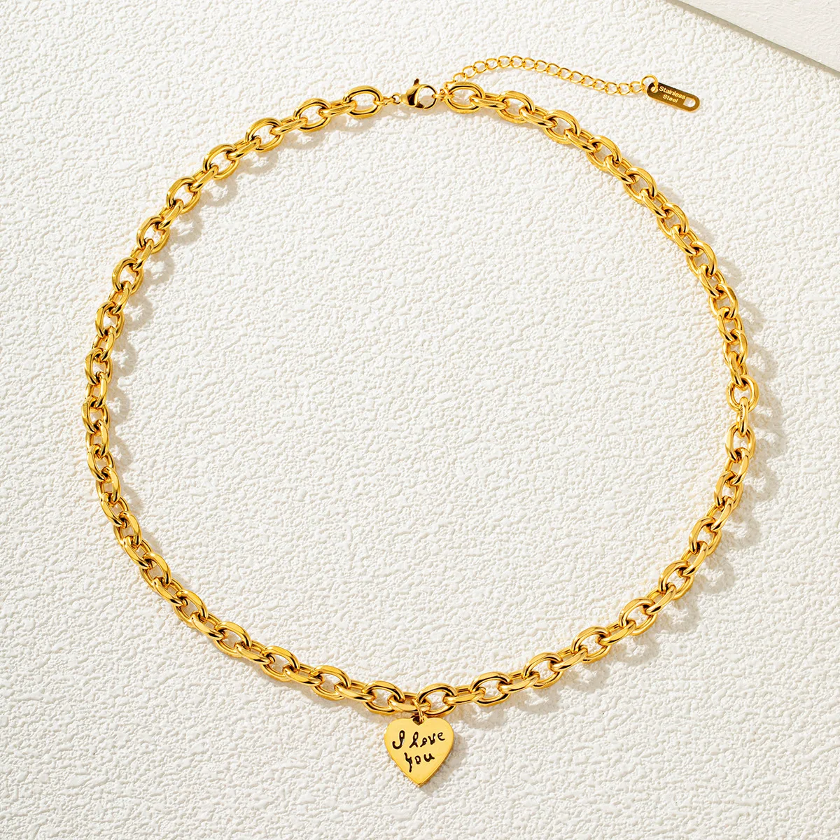 

Fashionable stainless steel heart pendant necklace for women with 18k gold plated, waterproof and suitable as a gift