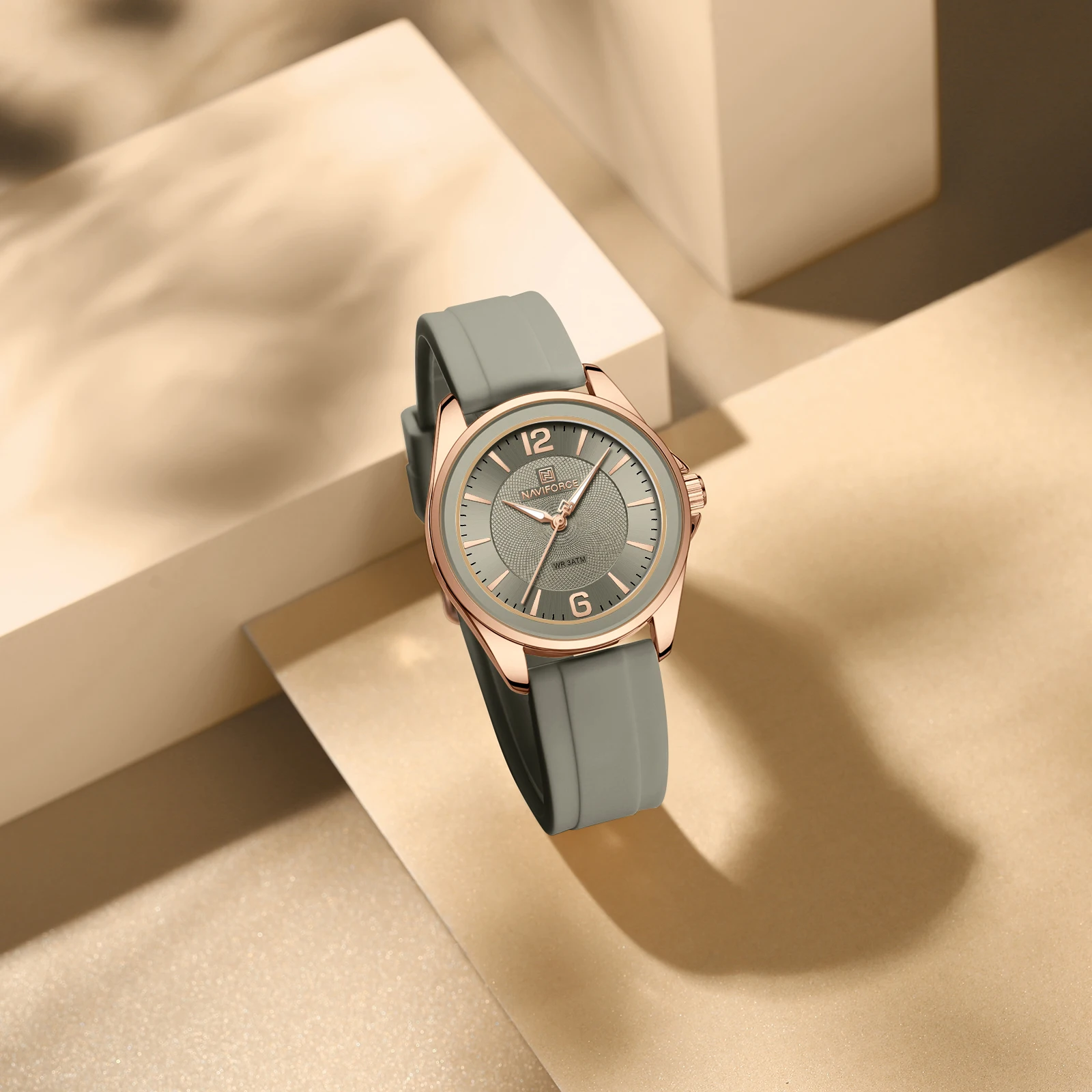 NAVIFORCE 5068 Orologi al quarzo moda per donna Orologio da polso con cinturino in silicone impermeabile Orologio sportivo da donna casual reloj mujer