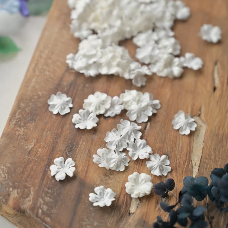 100PCS/Pack .1.5CM Satin  Petals DIY 3D Flower. Handmade Decorative Flower Pieces Wedding Dress Veil Accessories RS24503
