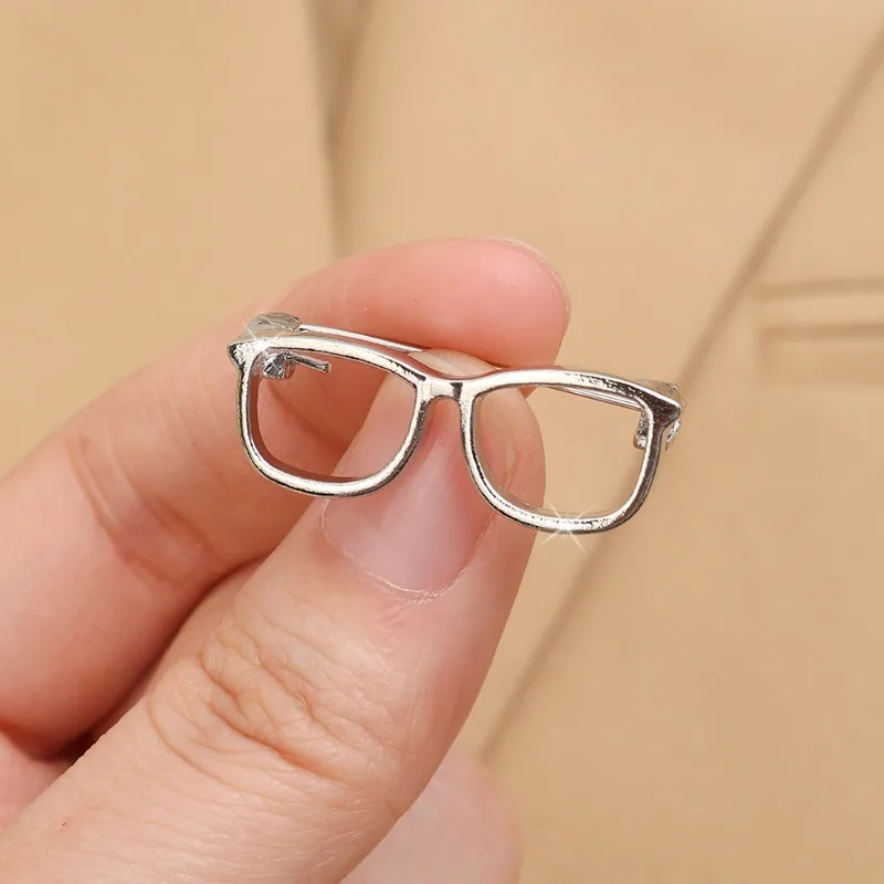 1-4 szt. Ażurowe broszki do okularów, modna koreańska broszka do garnituru, odporna na matowienie przypinka do klapy, klips do kołnierza, biżuteria na prezent