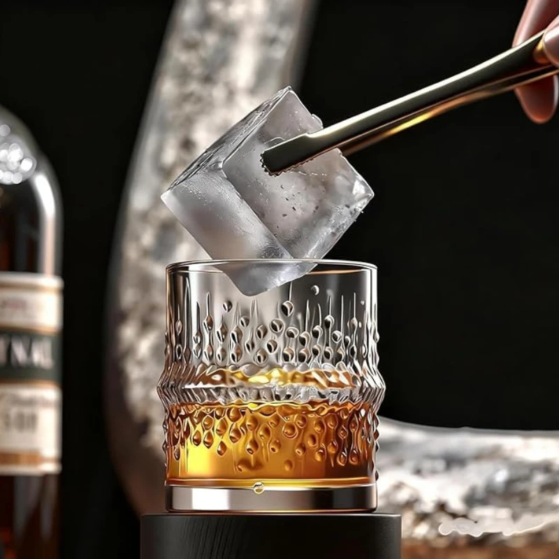 Große quadratische Eiswürfelform mit 4/6/8 Fächern aus lebensmittelechtem Silikon, inklusive Eiszange, stapelbar für Whiskey, Cocktails, Bar, Pub, DIY-Eisbereiter – Detail 3