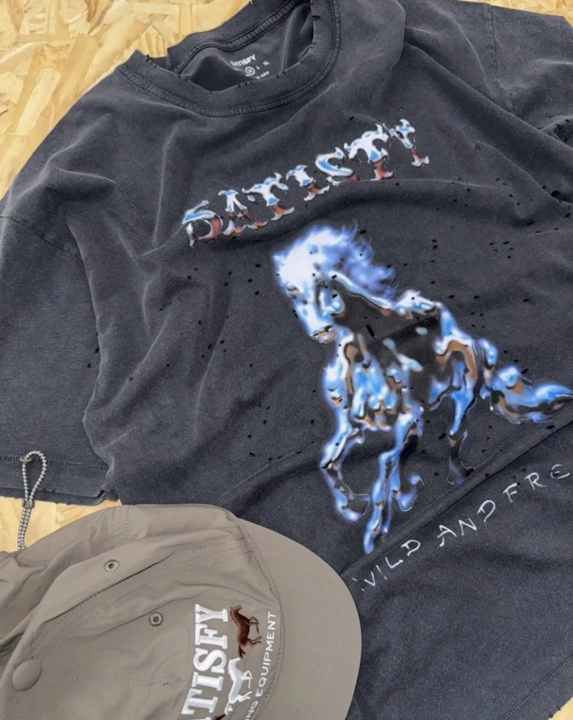 Satisfy 26SS Mothtech T-shirt aged black metal texture galloping horse short sleeve T-shirt