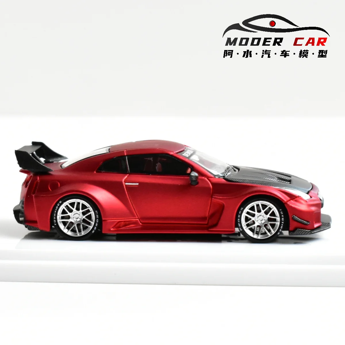 

Коллекционная модель автомобиля Demon King 1:64 с дисплеем GTR R35, литая под давлением