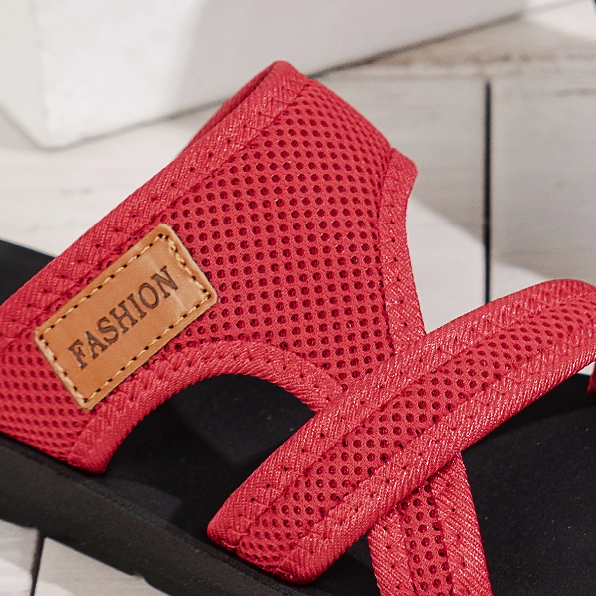 Modische und vielseitige Sportsandalen für Damen, atmungsaktiv durch das Netzmaterial, bequem und hautfreundlich, geeignet für den Innen- und Außenbereich, flache Sandalen. – Detail 26