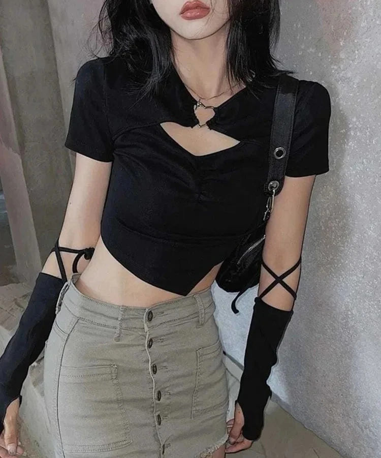 تي شيرت نسائي قصير الأكمام Harajuku صيفي مجوف بتصميم نحيف على الطراز الكوري فوق السرة