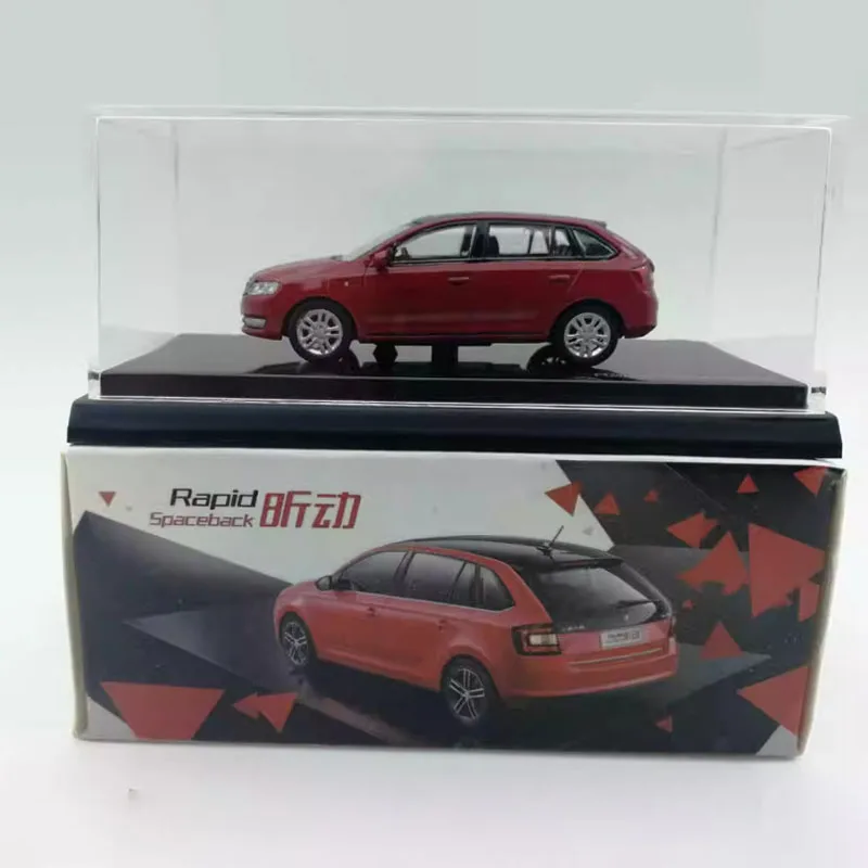 

Diecast Alloy 1/64 Skoda Rapid Spaceback 30th Anniversary Edition Set Gift Box Red Car Model Adult Souvenir Gift Static Display