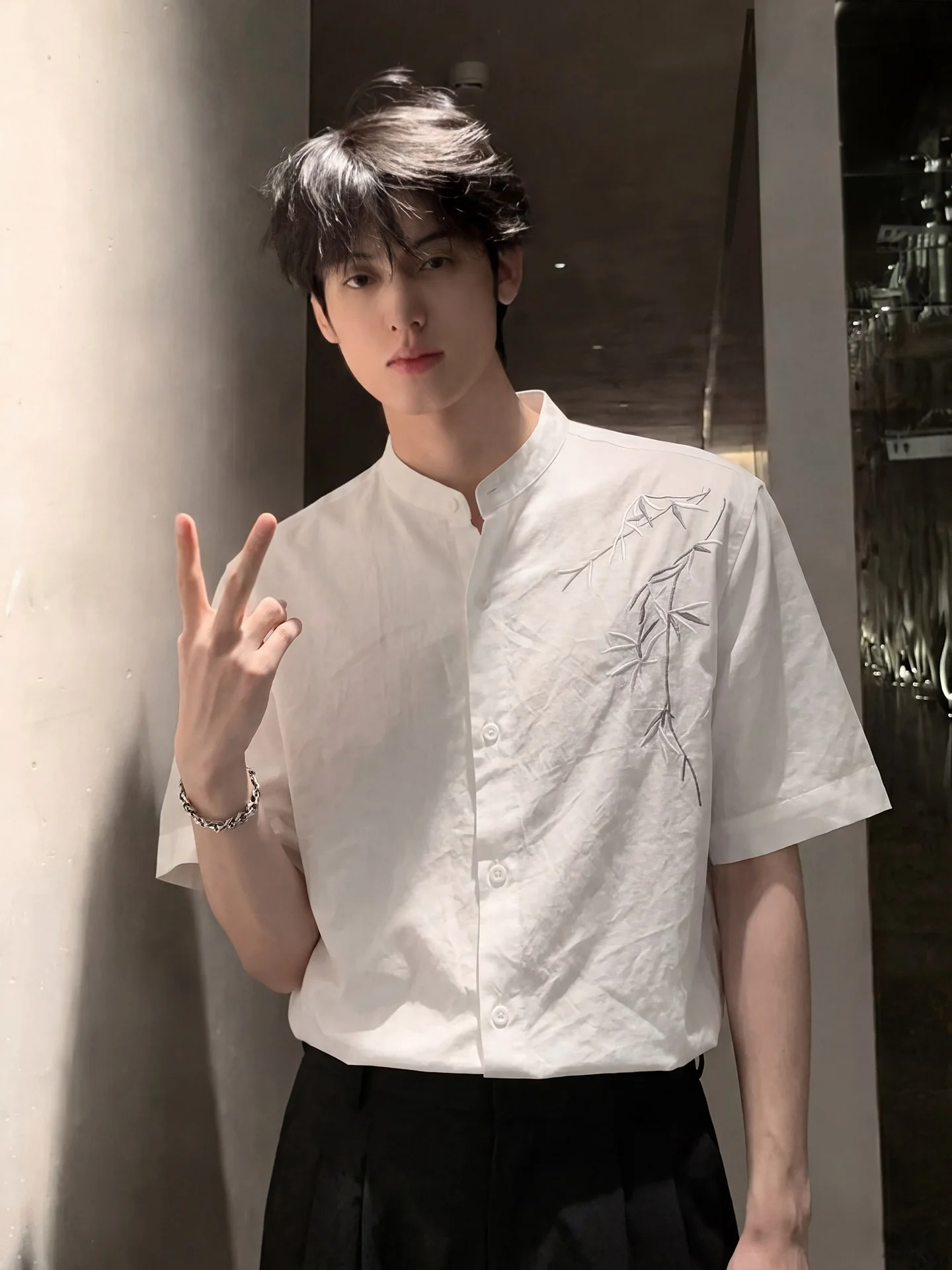 New Chinese Style Embroidered Shirt Men's Loose Fit Stand Collar Short Sleeve Casual Fashion Inner Wear Youth Popular Summer Top