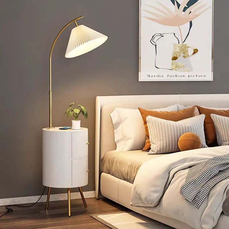 

Pleated living room solid wood floor lamp light luxury high-end feeling with locker sofa background wall bedroom bedside