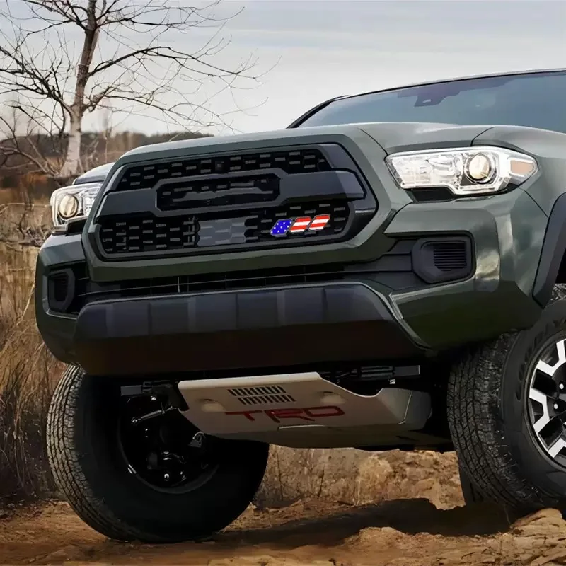 Suitable for car air intake grille badge/three-colour logo as an excellent car decoration.Three-color emblem on the front grille