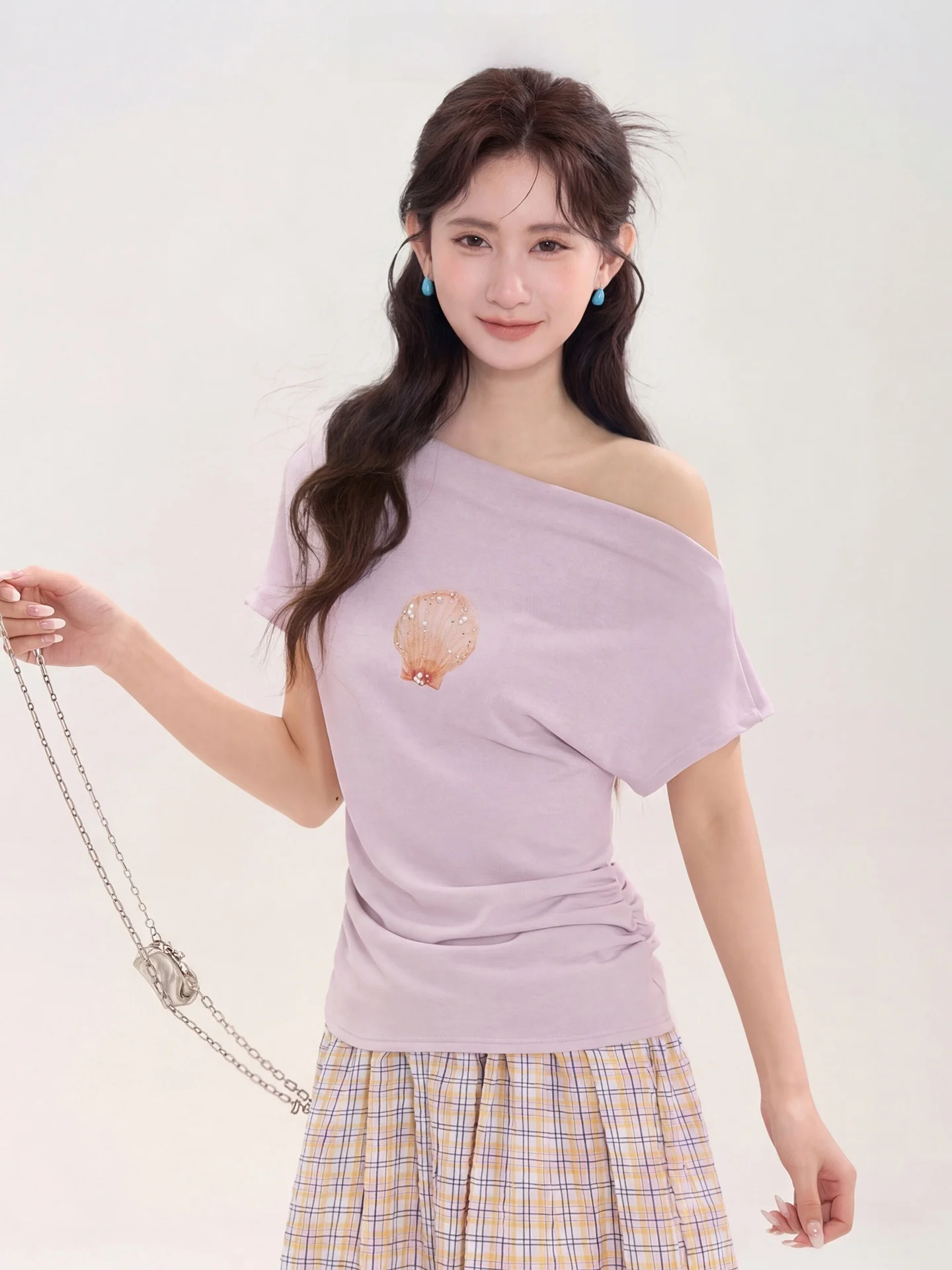 

Женская летняя футболка с коротким рукавом и одним открытым плечом в стиле принцессы, с принтом «Цветочное поле» и дизайном «Океанские странствия»