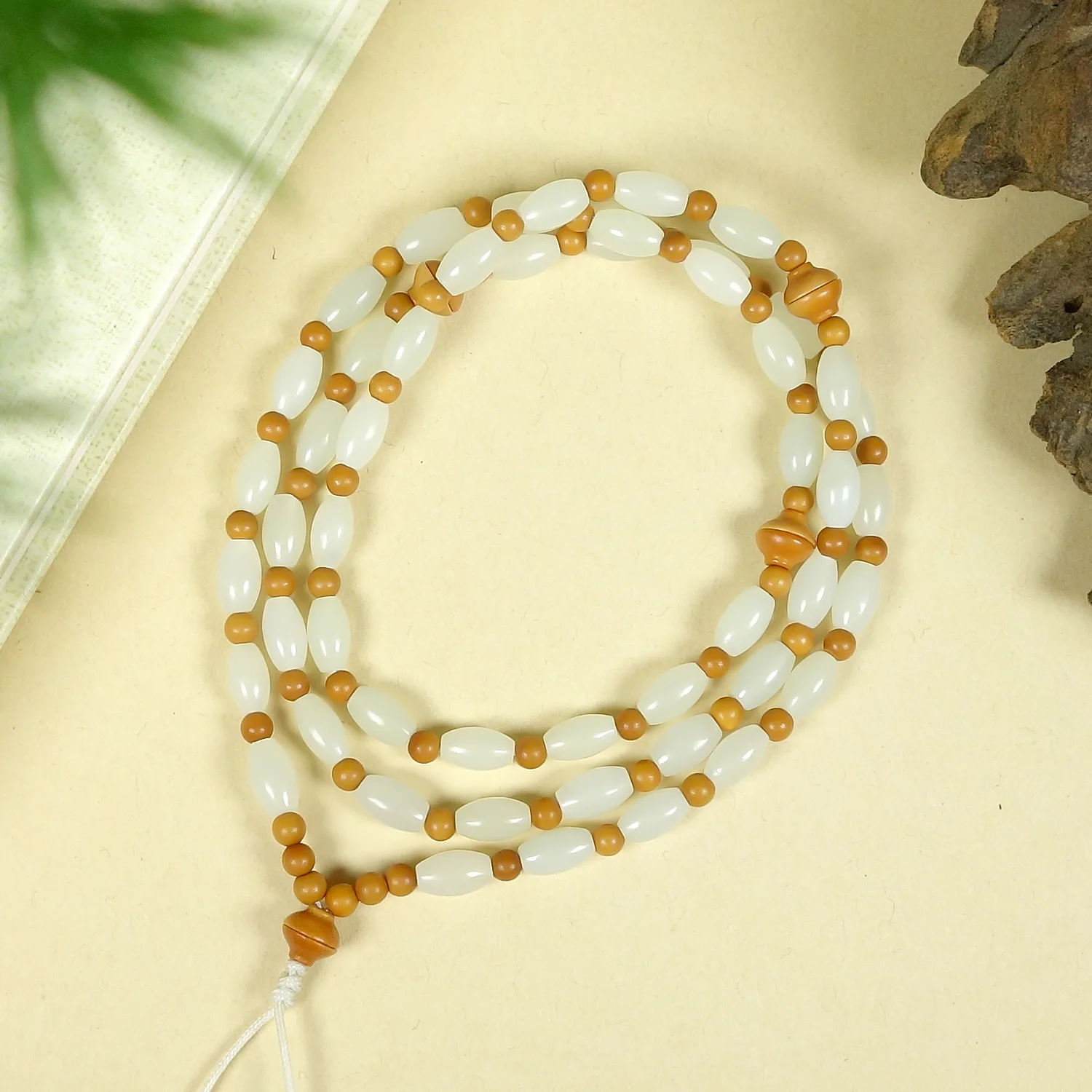 

Ювелирные изделия из натурального нефрита Хэтян, жемчужная цепочка, подвесная веревка, белые нефритовые рисовые бусины, оливковое ожерелье, подвесная веревка-цепочка