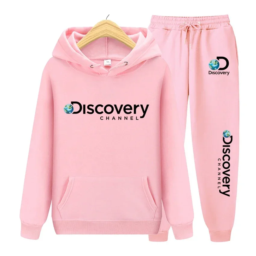 เสื้อสเวตเชิ้ตมีฮู้ดและกางเกงสเวตแพนท์ลำลองและทันสมัยสำหรับผู้ชายแบบใหม่ ชุดสองชิ้นที่สวมใส่สบายและหลวมสำหรับฤดูใบไม้ร่วงและฤดูหนาว