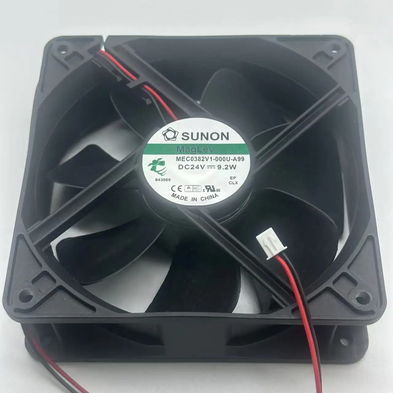 

SUNON MEC0382V1-000U-A99 DC 24V 9.2W 120x120x38mm 2-Wire Server Cooling Fan