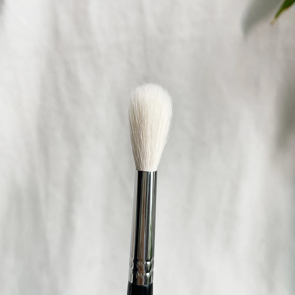 Makeup Brush 134 LUXE POWDER FUSION Highlight Brush Natural Goat Bristles Eye Shadow Cosmetic Brush