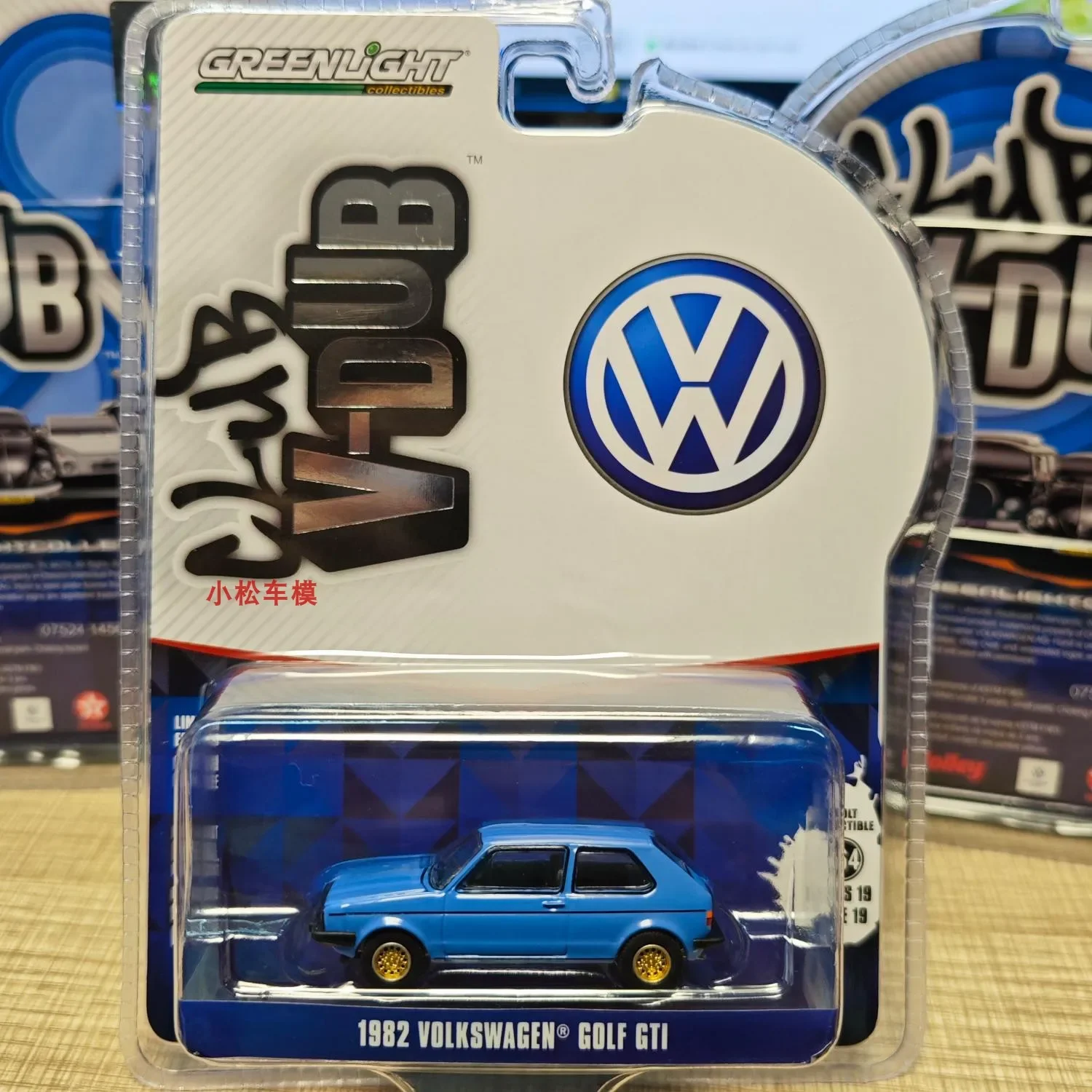GreenLight 1:64 Club Vee Pub Series 19-1982 Volkswagen Golf - Monaco Blue Diecast Alloy Car Model Collectible Gift