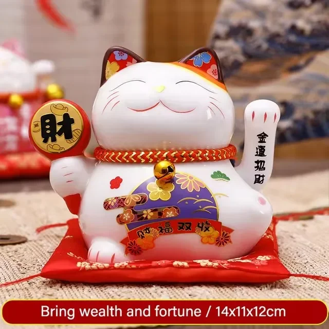 Maneki Neko الذي يعمل بالبطارية من السيراميك مقاس 5 بوصات مع يد ملوحة - ديكور منزلي Lucky Cat وهدية مثالية (رمز فورتشن)